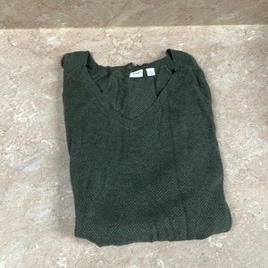Gap sweater